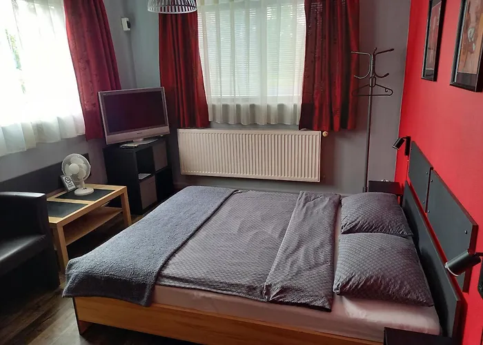 扎亚兹德比亚里多姆宾馆 宾馆