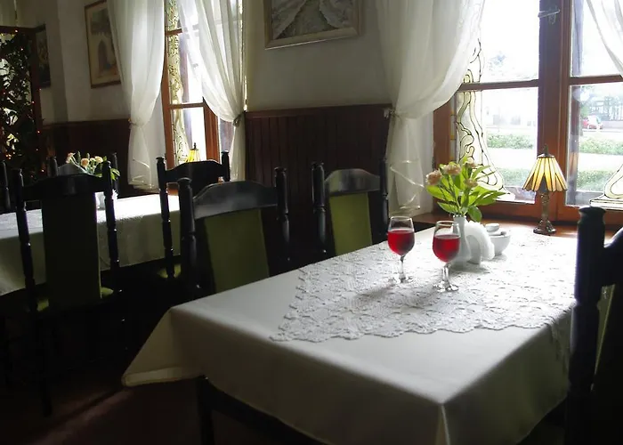 扎亚兹德比亚里多姆宾馆 宾馆